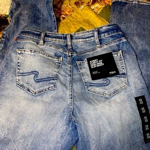 Silver jeans brand new never worn! Size 32/33 new with tags